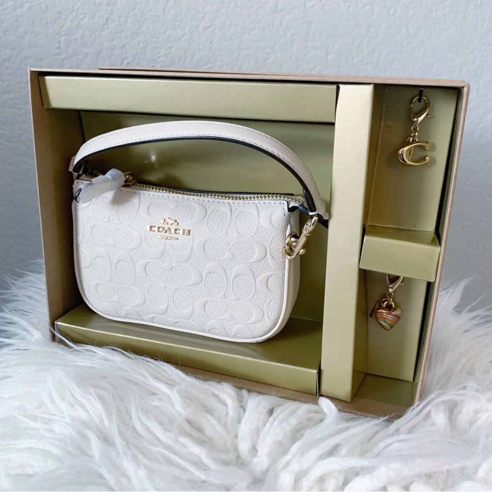 Coach Nolita 15